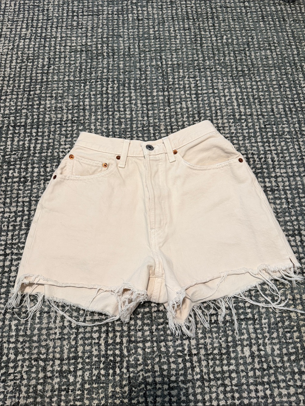 Re/Done Classic High-Rise Raw Hem Cream Denim Shorts